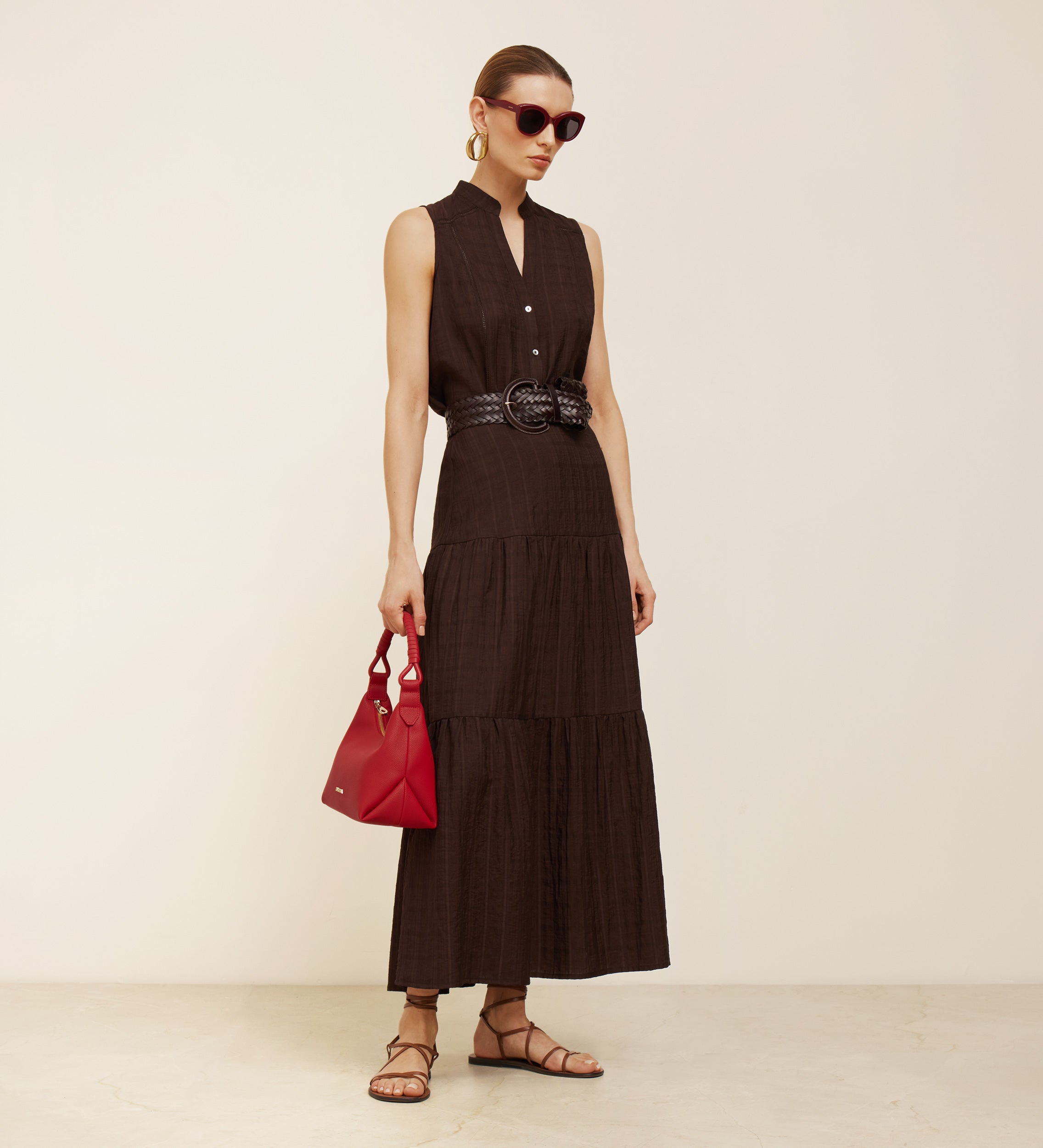 Pleated floor skirt