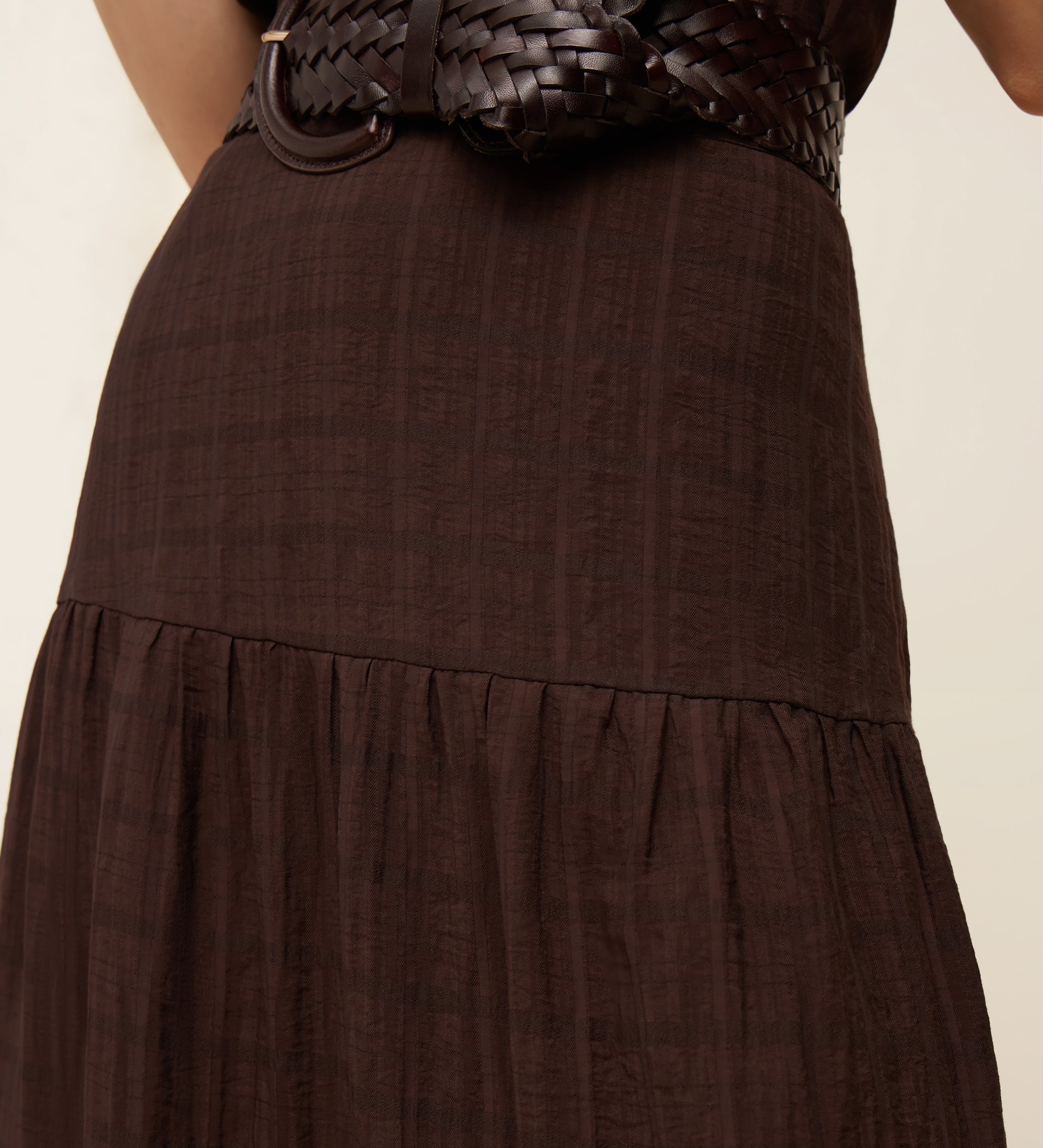 Pleated floor skirt