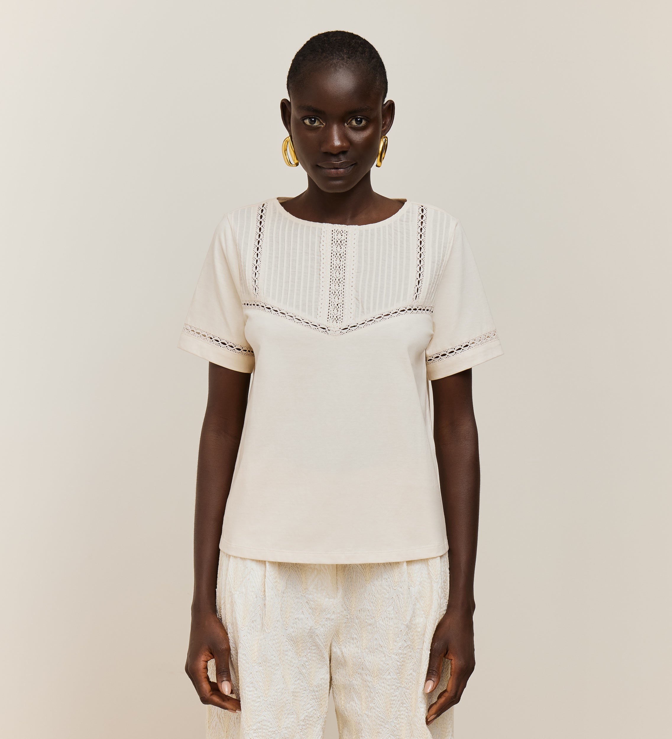 Combined T-shirt with fittings