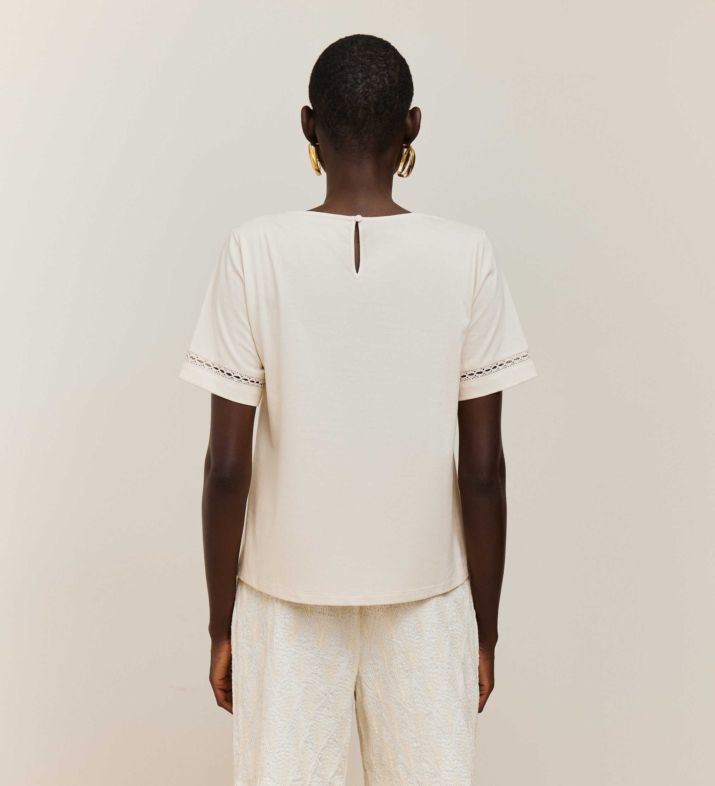 Combined T-shirt with fittings