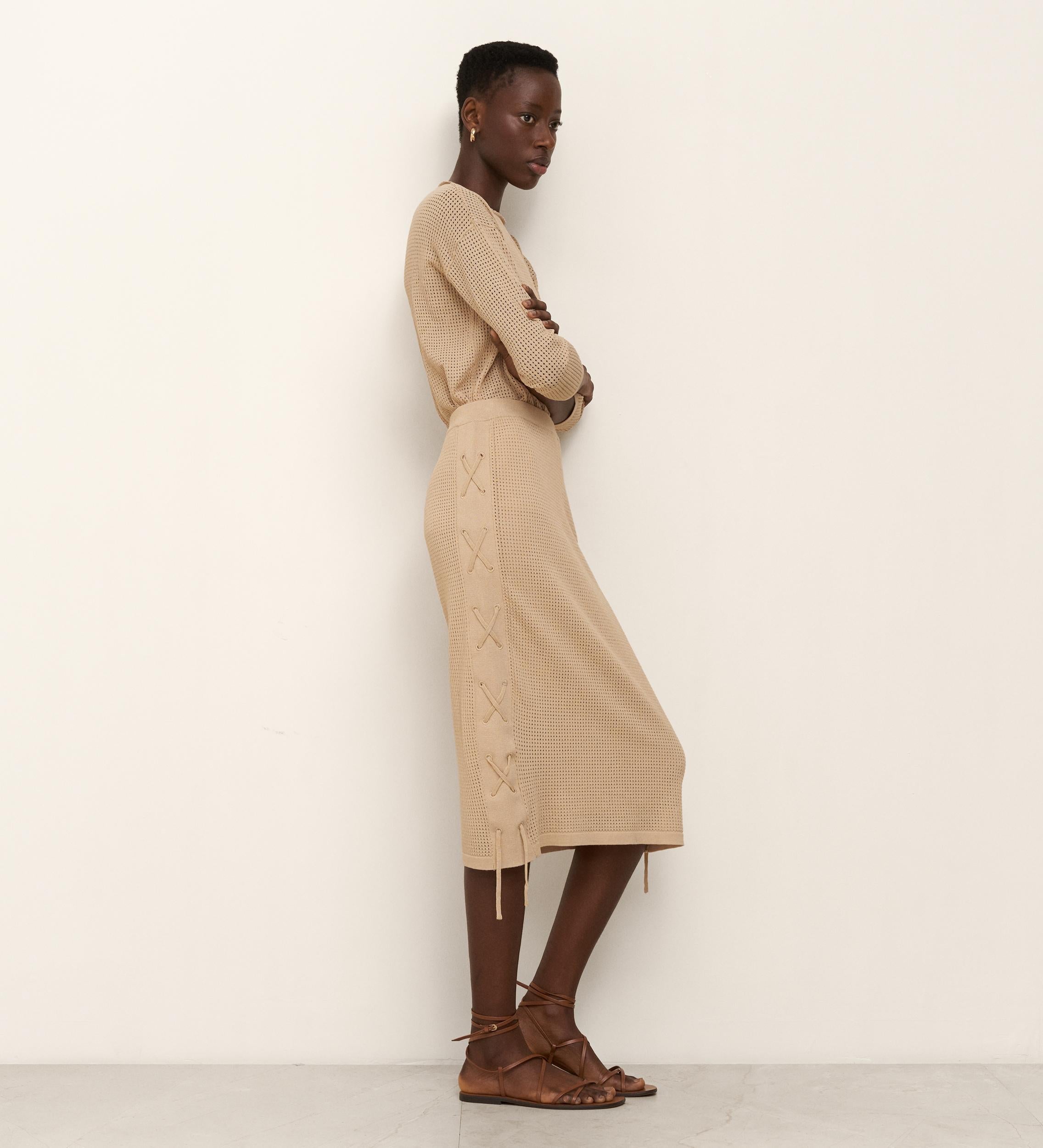 Knitted skirt with laces