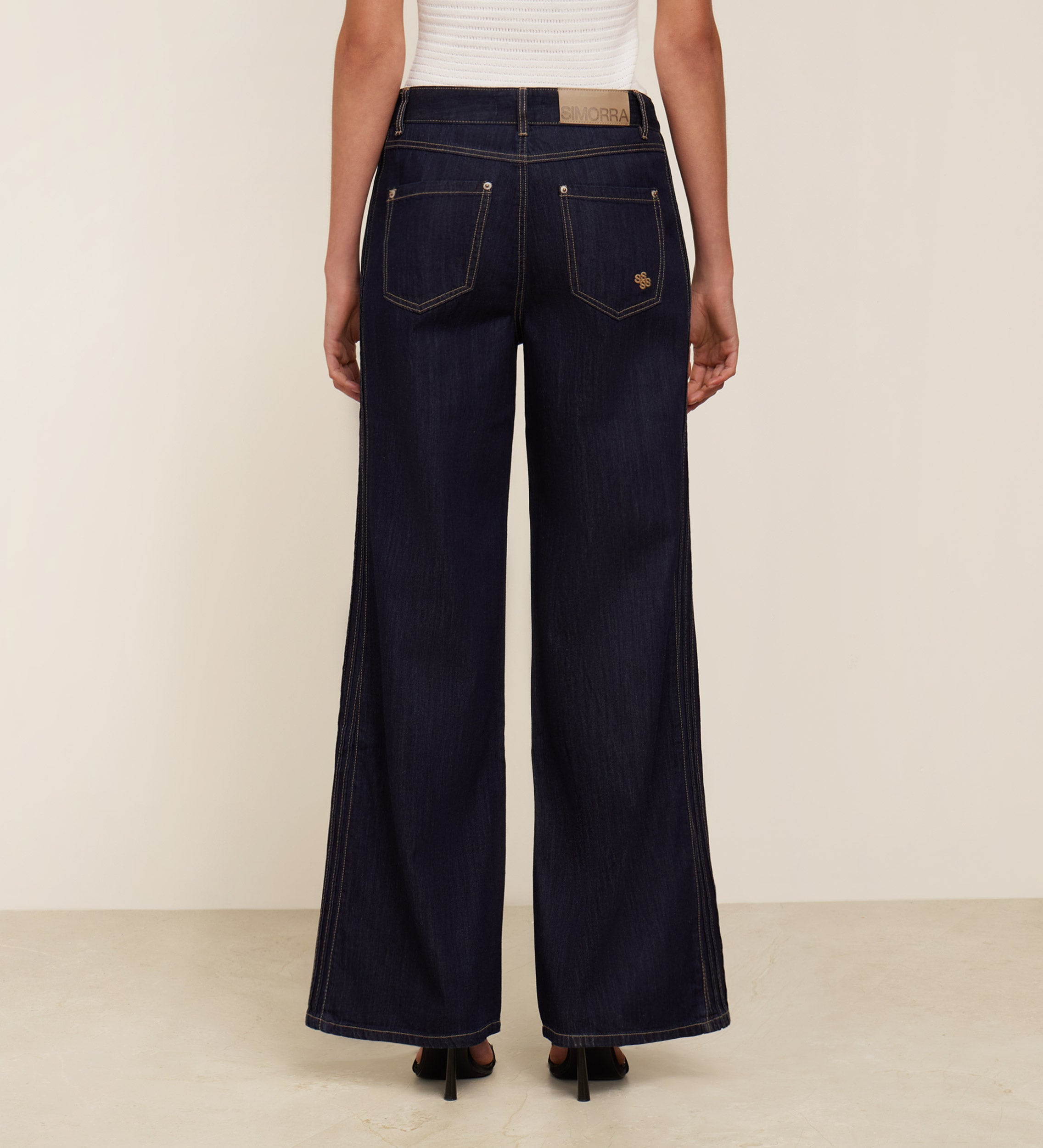 Wide leg trousers with drawstrings