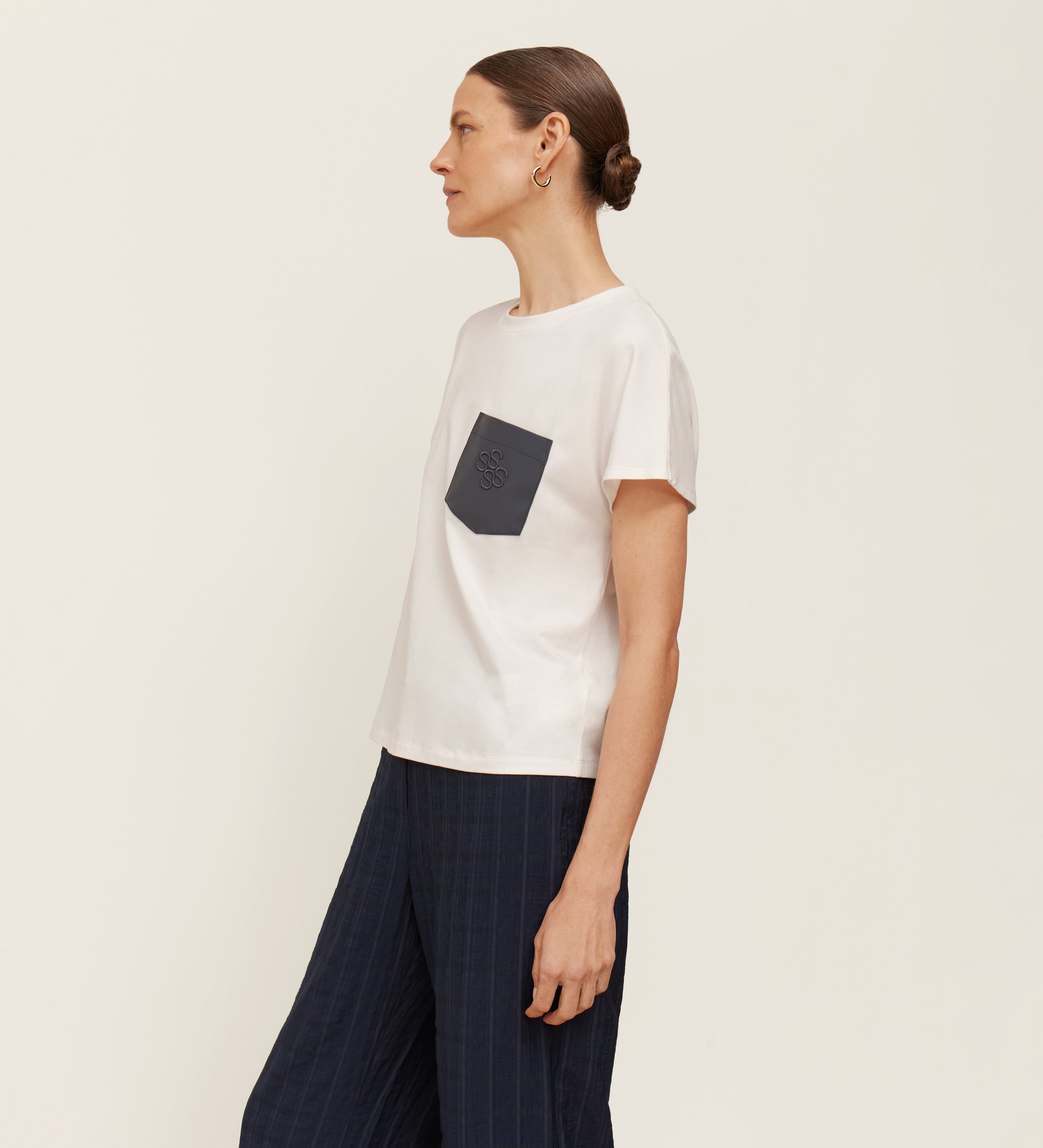 Leather pocket t-shirt