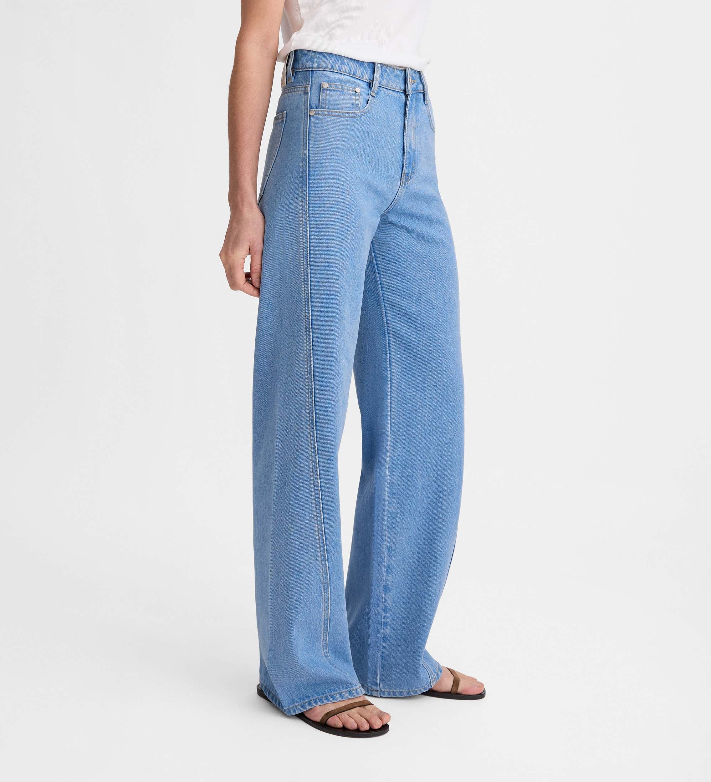 Loose fit jeans