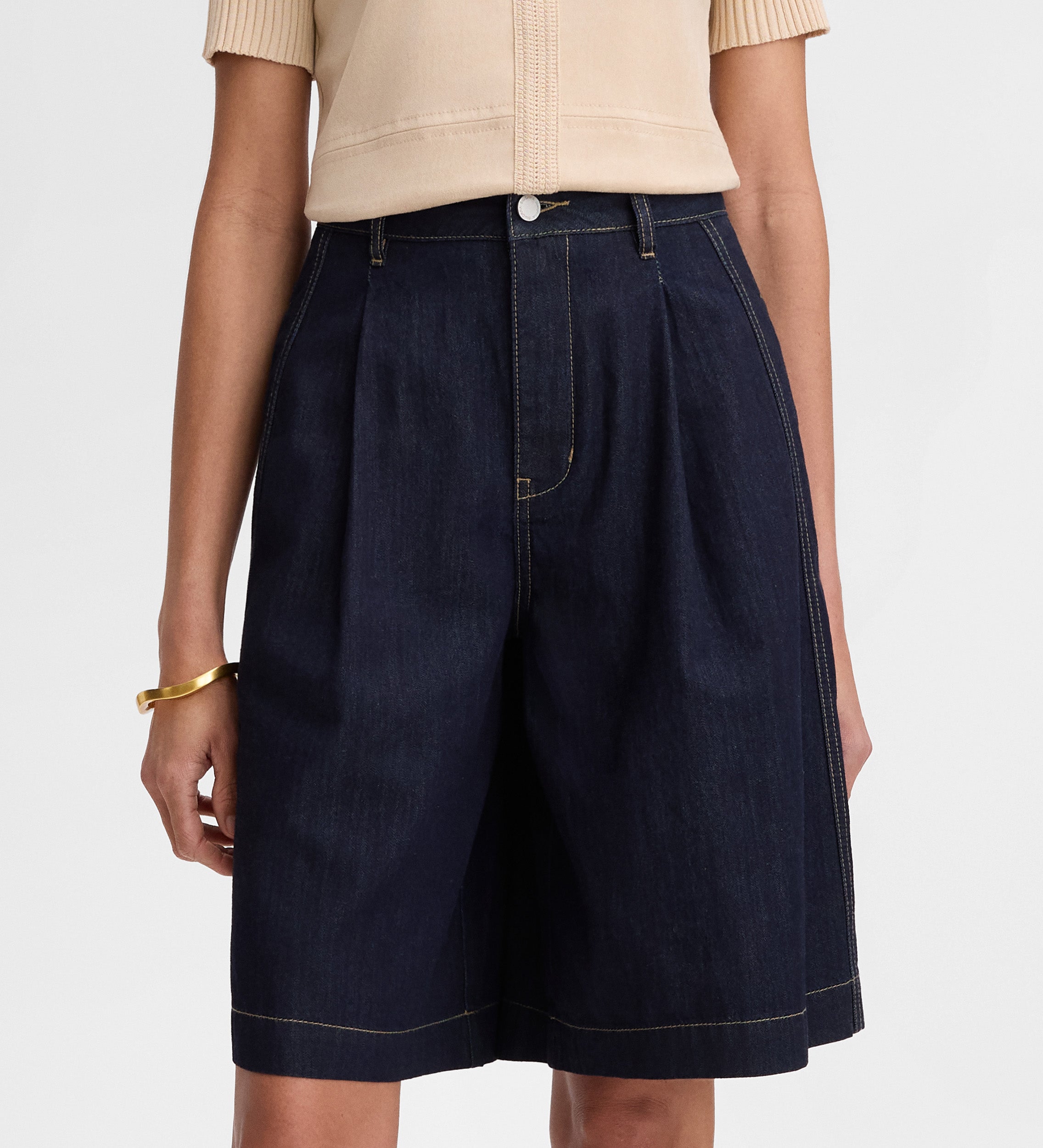 Two-material suede top