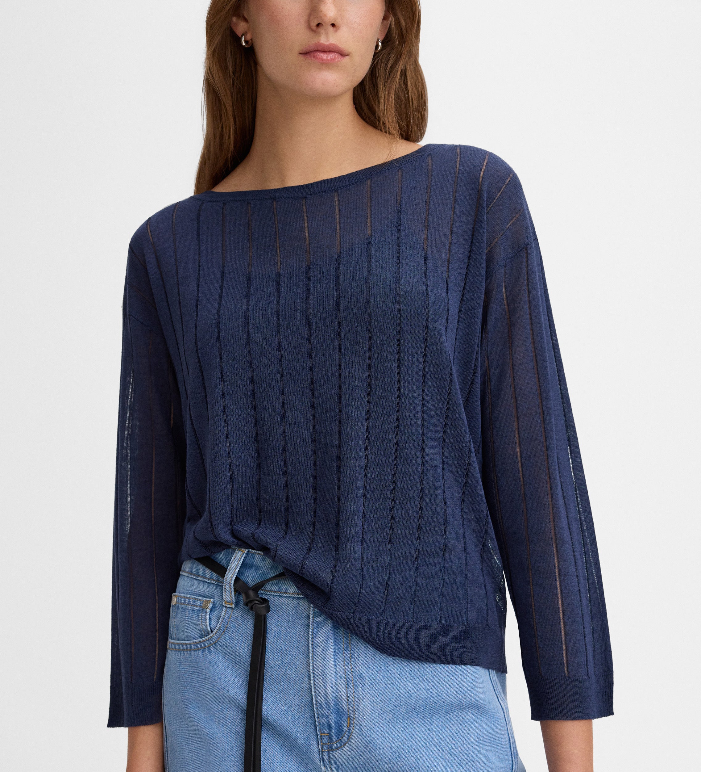 Loose-fitting openwork sweater