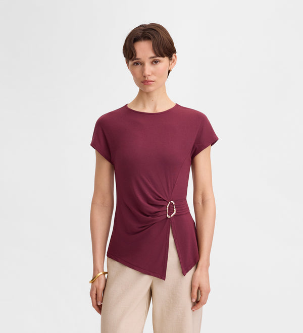 Camiseta asimétrica hebilla