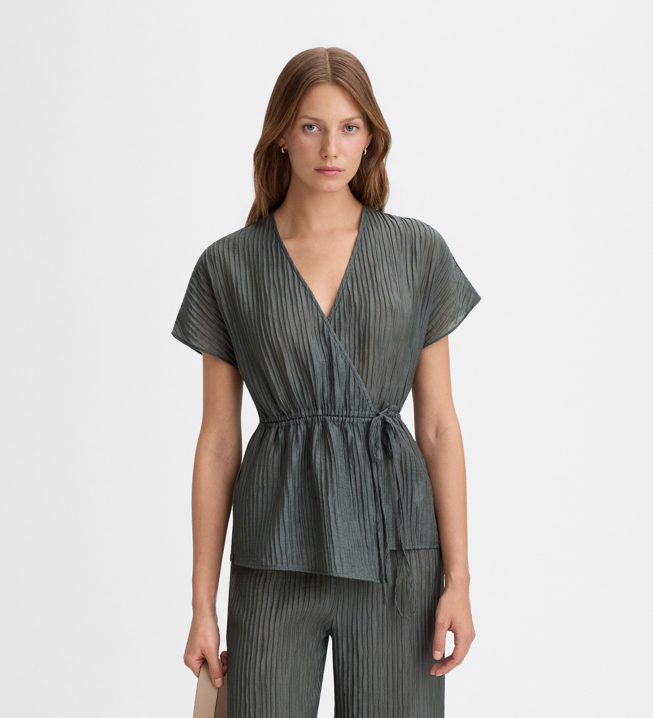 Crossover textured top